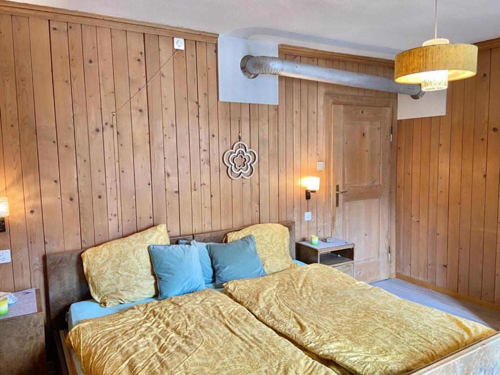 Chasa Sassalbo Bed and Breakfast Poschiavo Exteriör bild